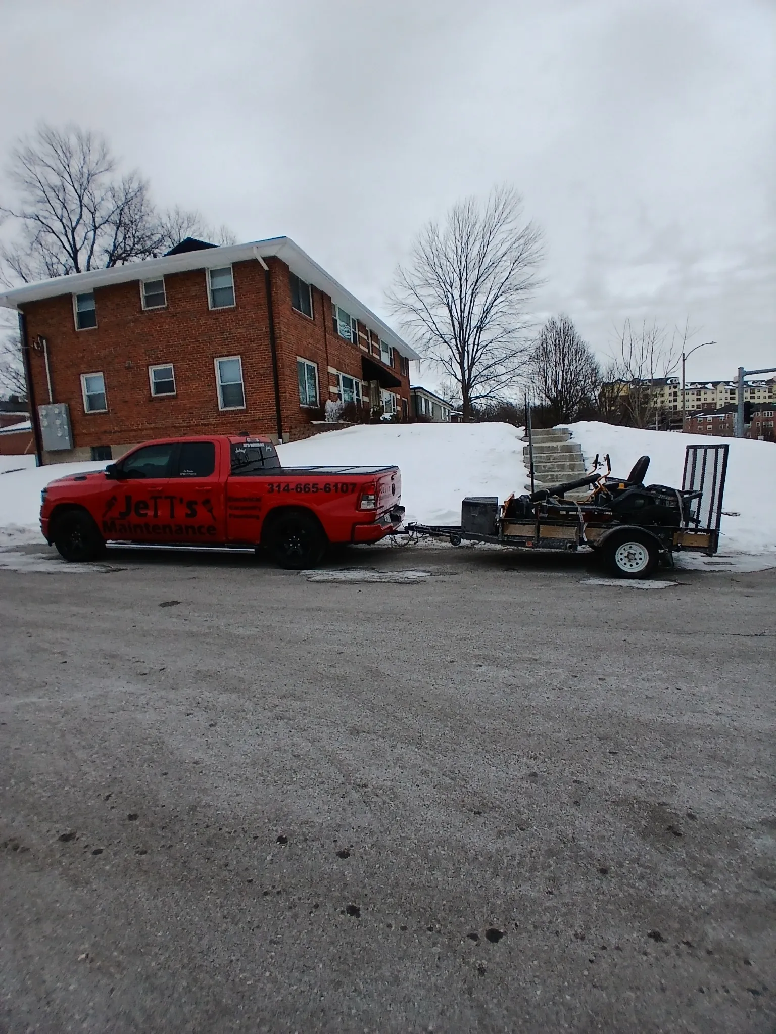 Jetts Maintenance truck on site